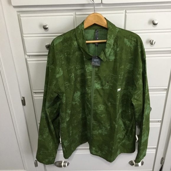 NWT FABLETICS THE HEIGHTS Jacket in Camo XXL - Picture 1 of 12
